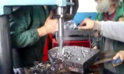 Machining Vlada i Vitko – Drilling holes in the pole-mounted drill